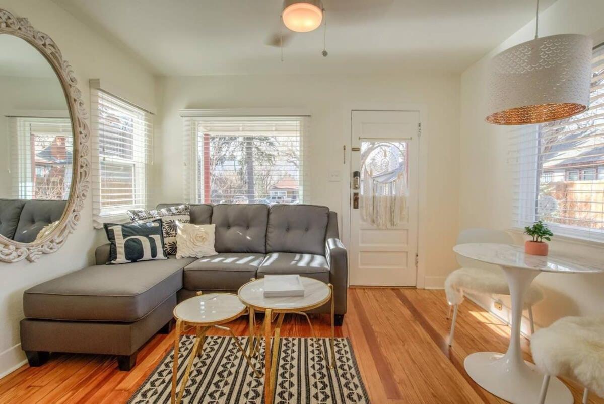 Vintage Tiny House Cute 1Bdrm Big Appeal Villa Colorado Springs Bagian luar foto
