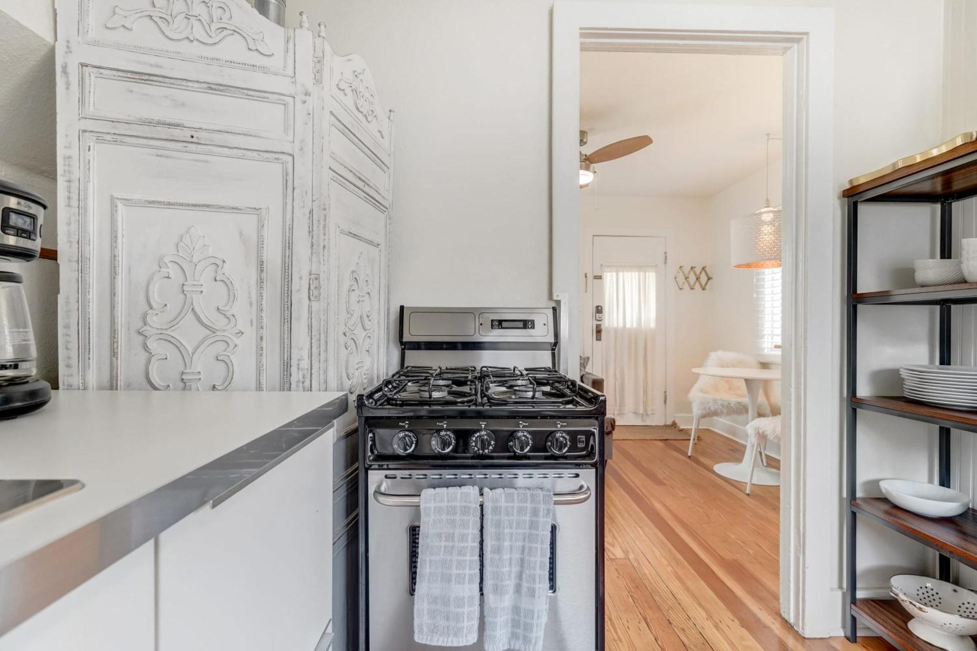 Vintage Tiny House Cute 1Bdrm Big Appeal Villa Colorado Springs Bagian luar foto